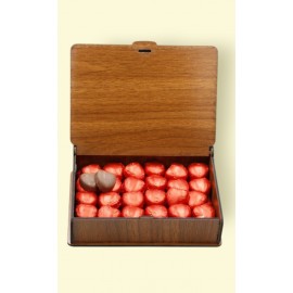 Ahşap Kutuda Hediyelik 50 Adet Kalp Çikolata – Özel Günler İçin Tatlı Sürpriz Hediyelik