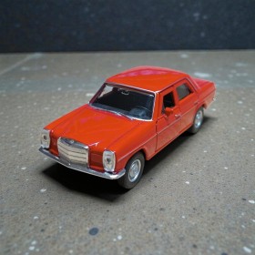 Kırmızı Mercedes Benz 220 Diecast Çek Bırak Model Araba